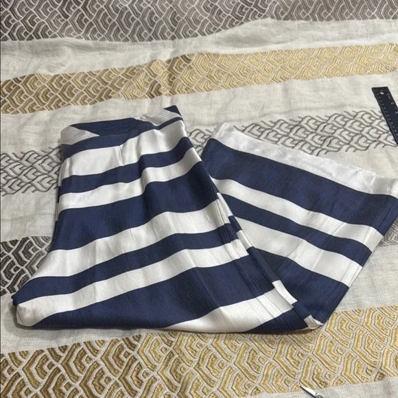 (R) TRINA TURK Navy and White Striped Pants, size  6 - Picture 14 of 14